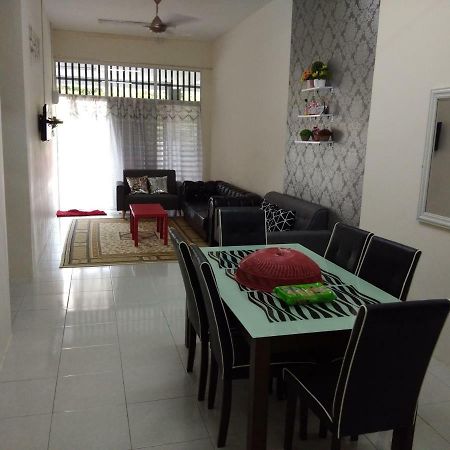 Zah'Ra Homestay Kuala Lipis Εξωτερικό φωτογραφία