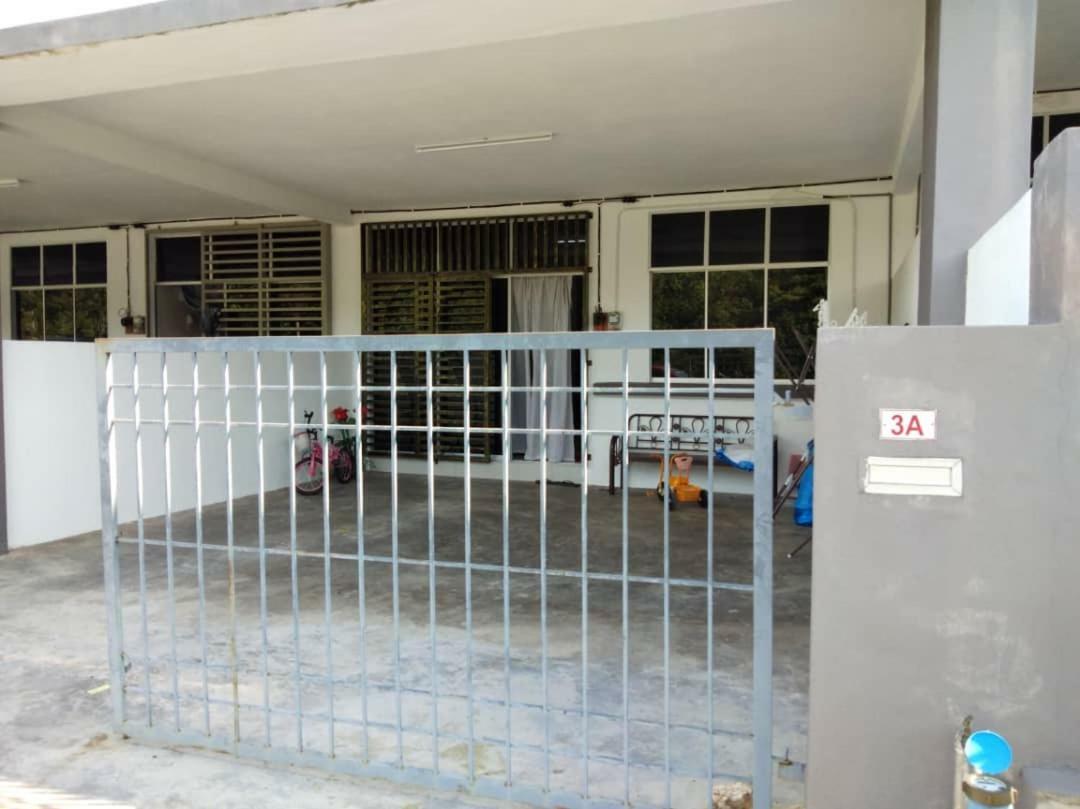 Zah'Ra Homestay Kuala Lipis Εξωτερικό φωτογραφία