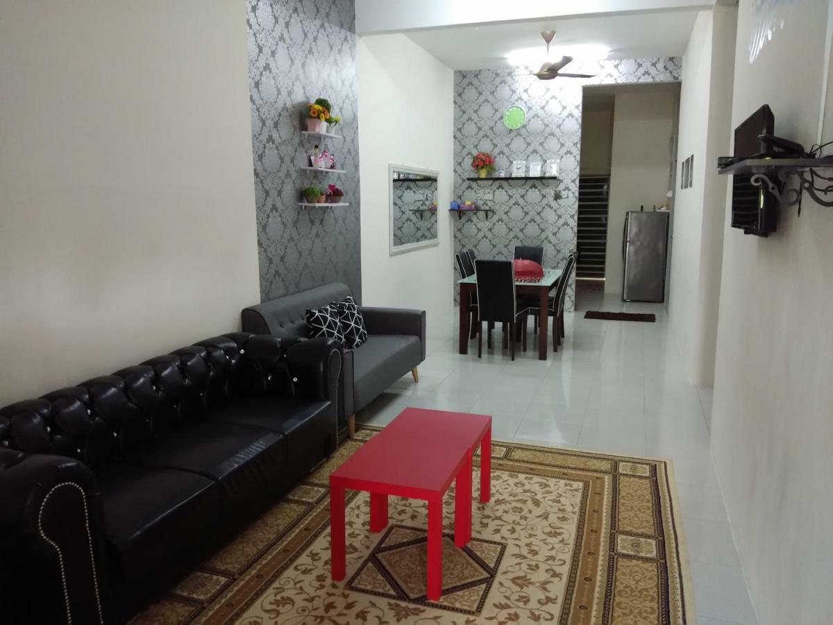 Zah'Ra Homestay Kuala Lipis Εξωτερικό φωτογραφία